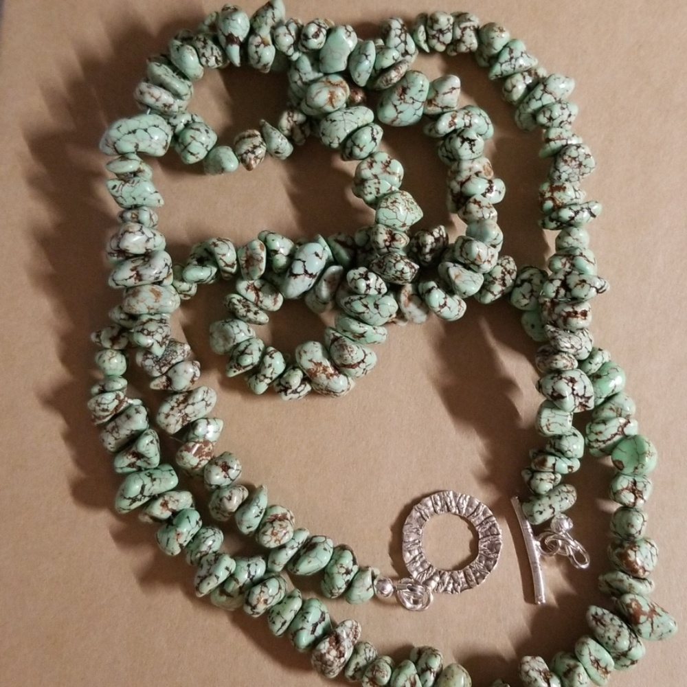 Handcrafted Dyed Howlite Beaded Necklace
